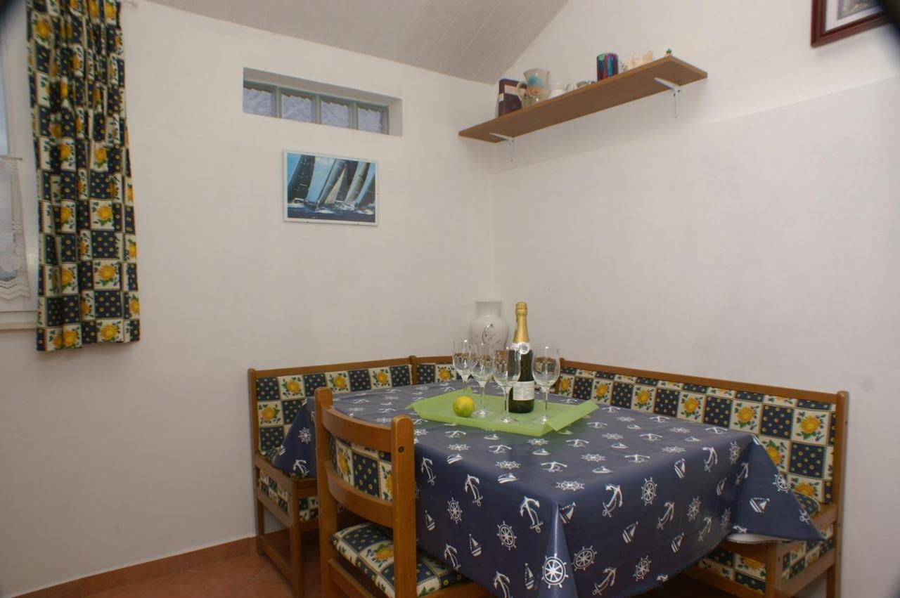 Apartment Apartments By The Sea Umag - 2549