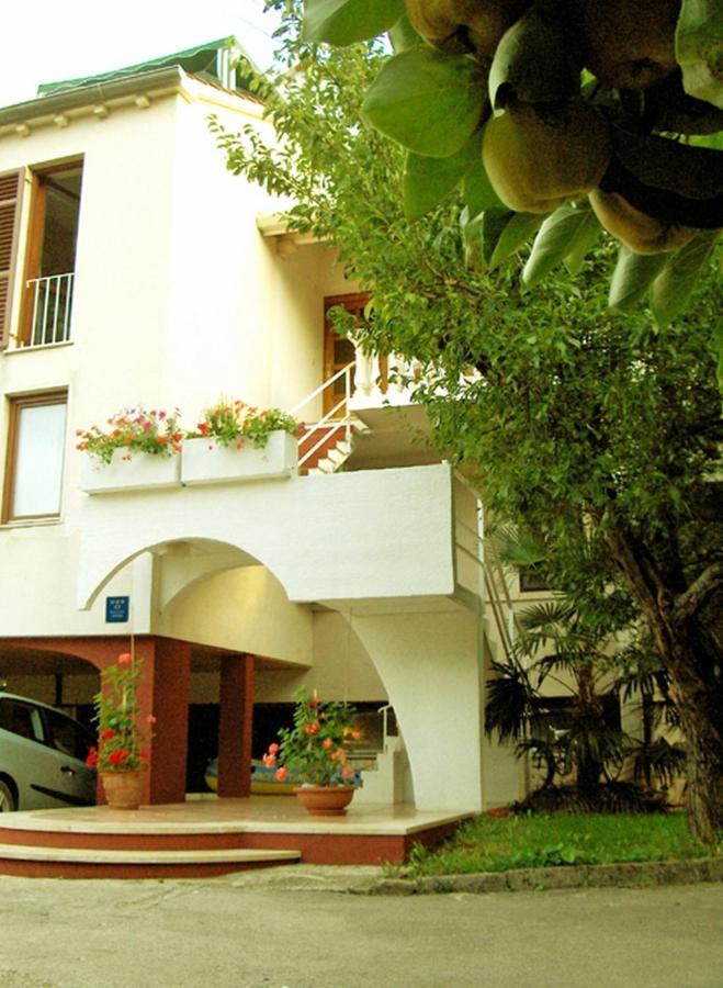 Apartment Apartments By The Sea Umag - 2549
